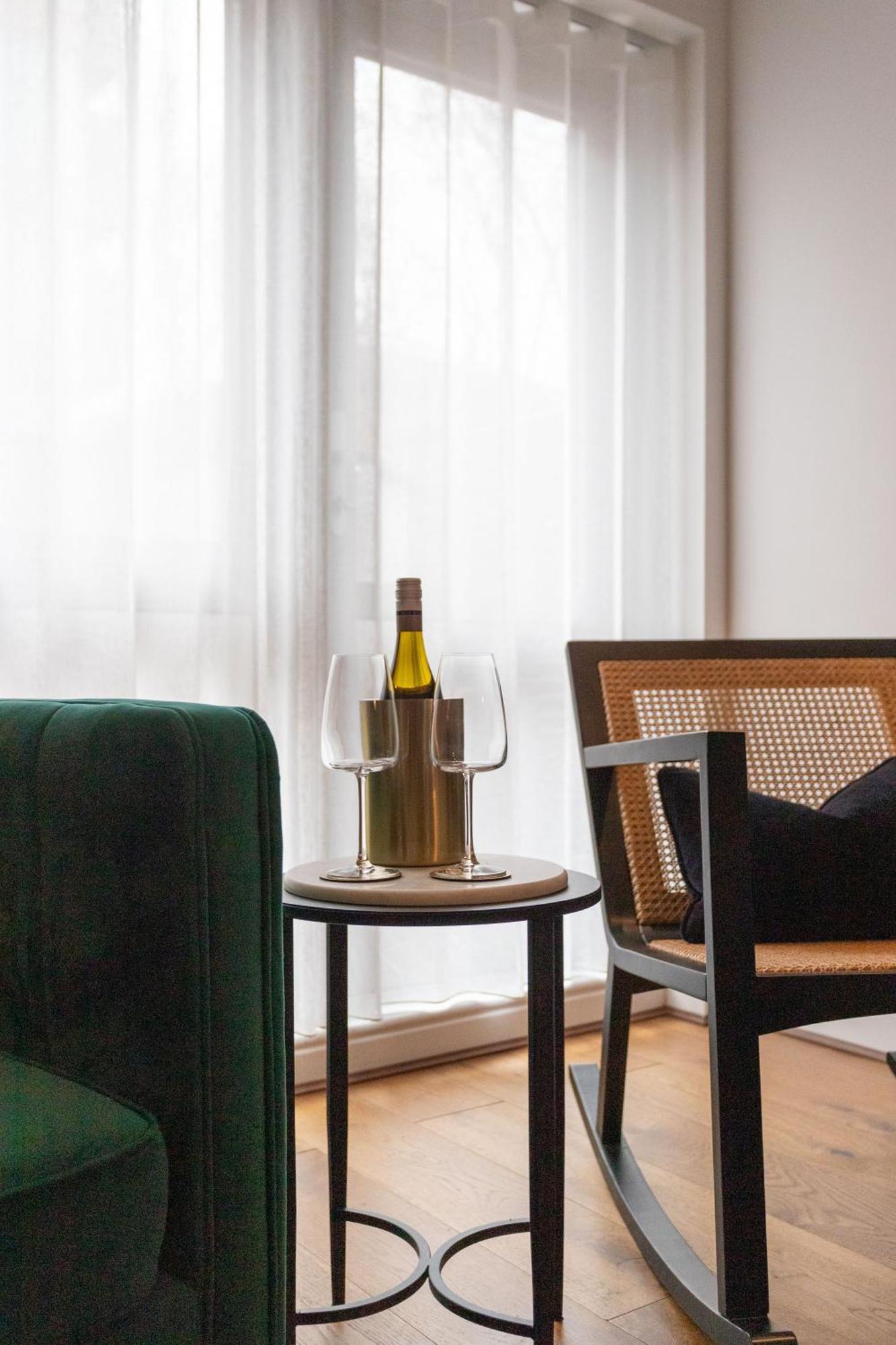 Springfield Two Apartment Harrogate Bagian luar foto