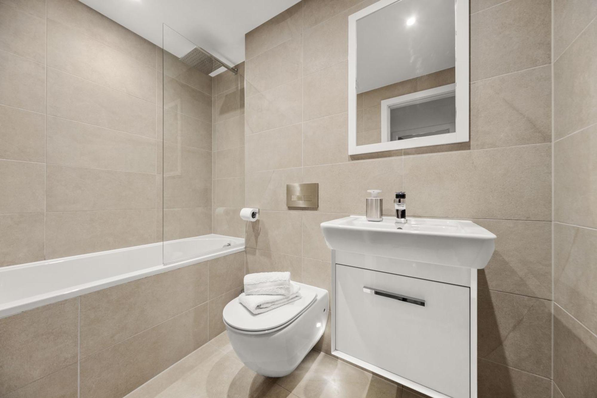 Springfield Two Apartment Harrogate Bagian luar foto