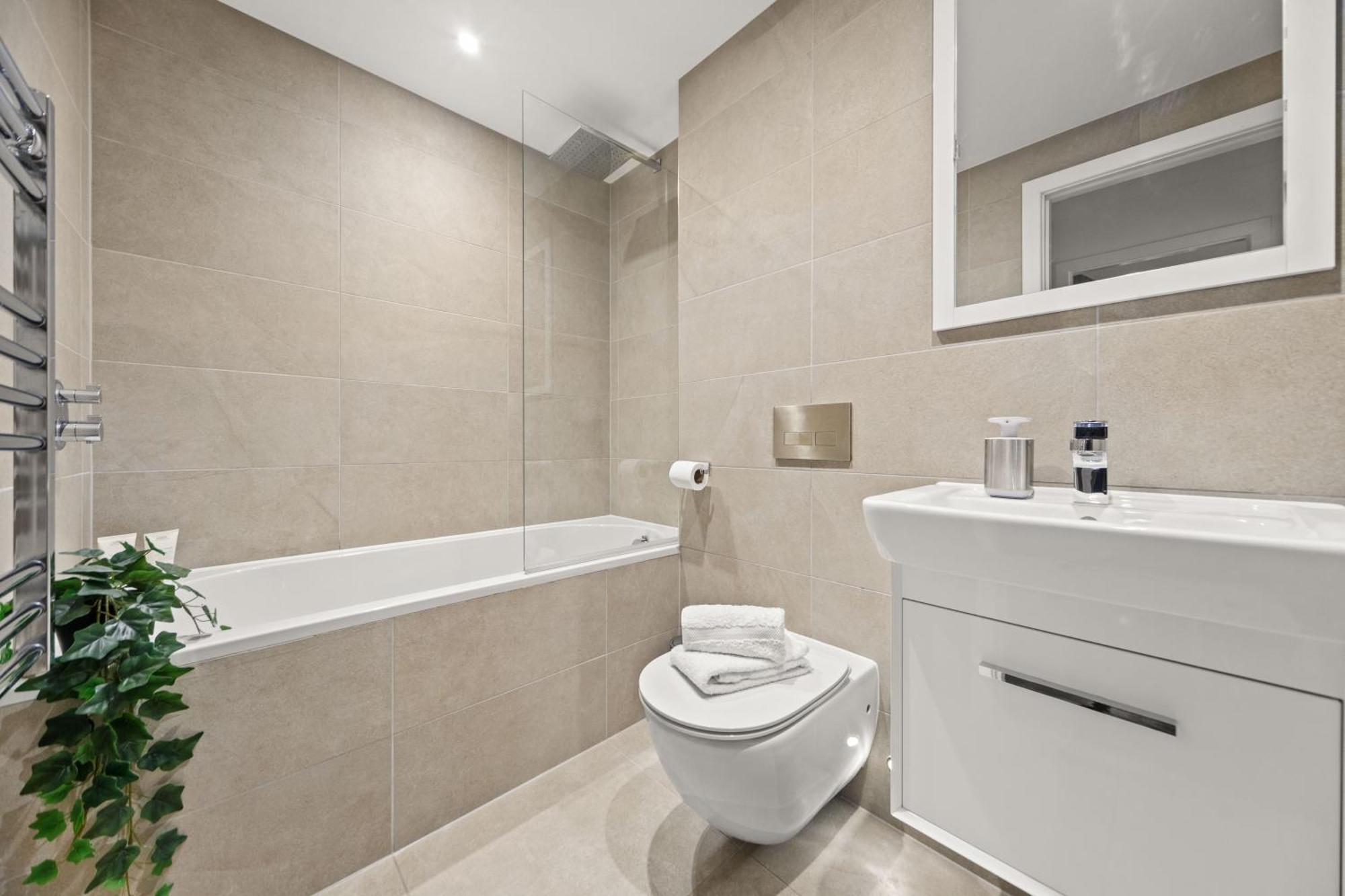 Springfield Two Apartment Harrogate Bagian luar foto